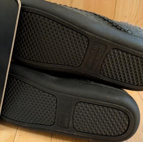 Lee Gray Slippers size 7-8 Small Nwt - Picture 8 of 8